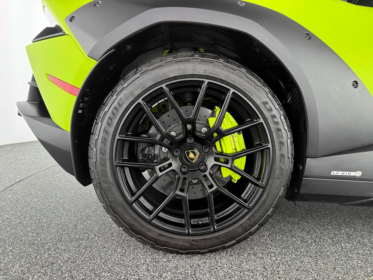 Used 2023 Lamborghini Huracan Sterrato image 32