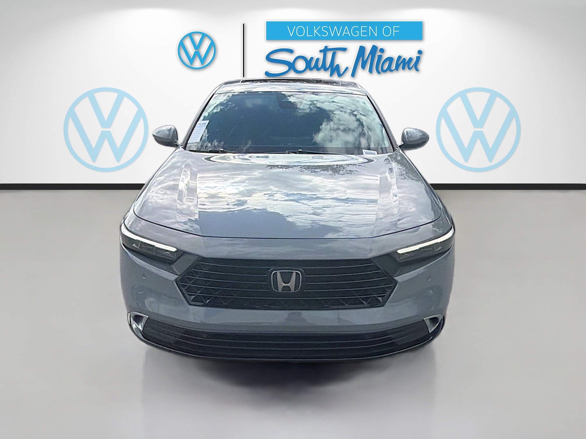 Used 2023 Honda Accord Touring image 2