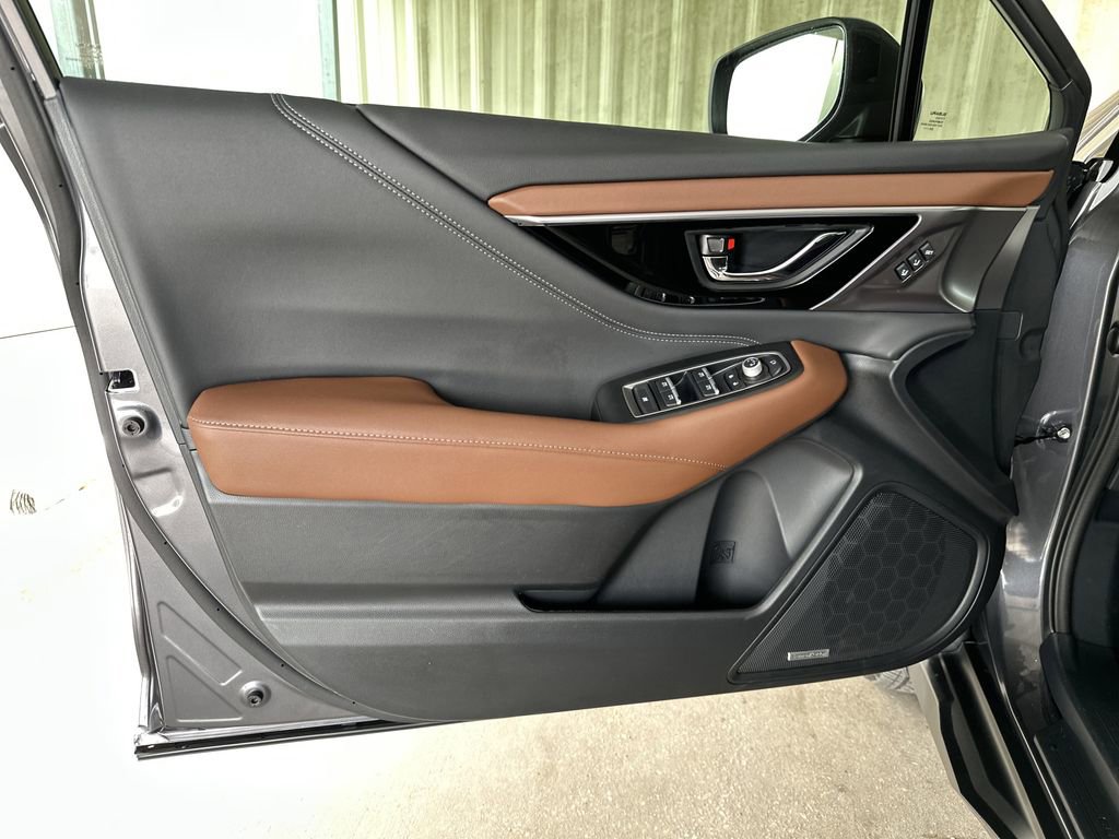 Used 2025 Subaru Outback Touring w/ Popular Package #2 image 10