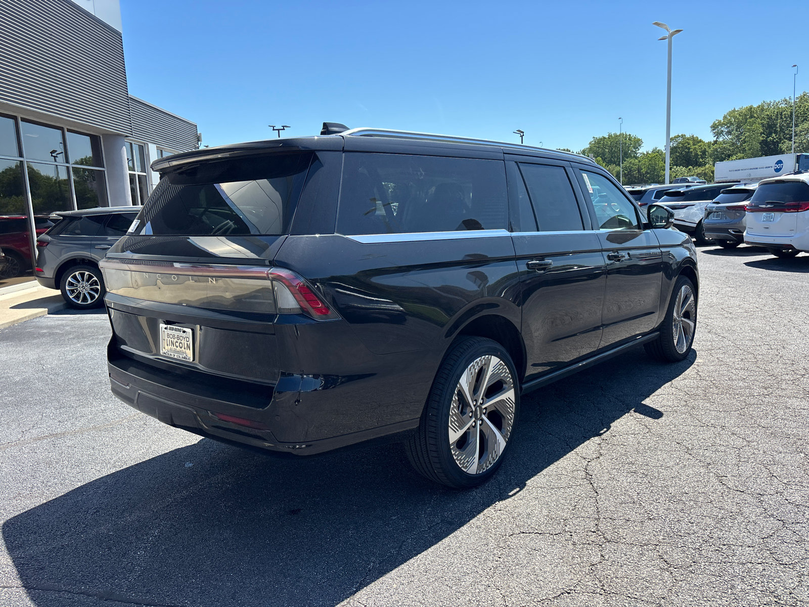 New 2026 Lincoln Navigator L Black Label AWD/4WD image 7