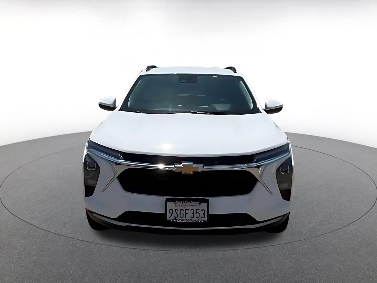 Used 2025 Chevrolet Trax LT w/ LT Convenience Package FWD image 4