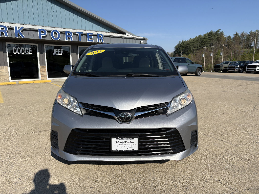 Used 2018 Toyota Sienna LE image 8