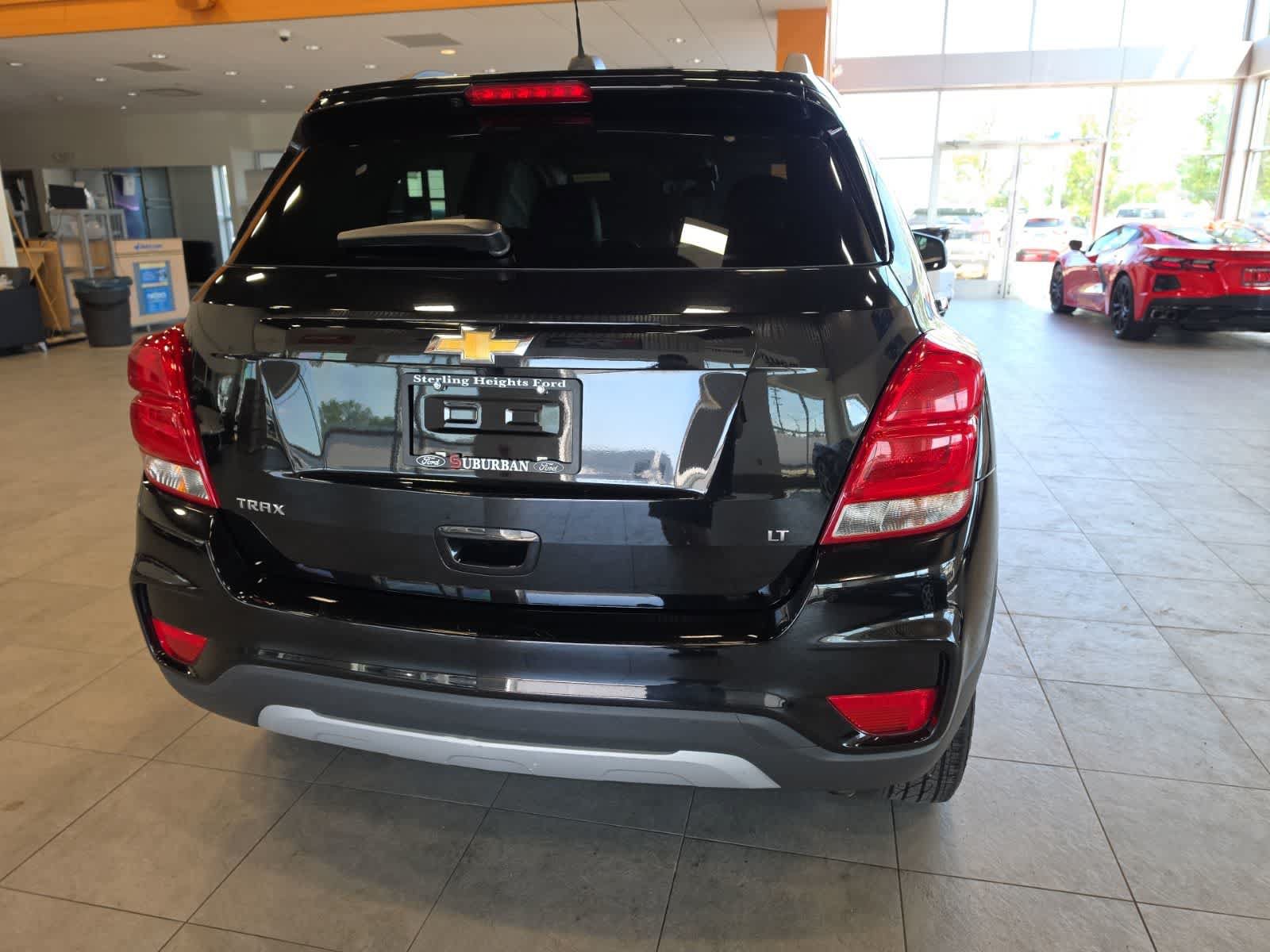 Used 2020 Chevrolet Trax LT w/ LT Convenience Package FWD image 9