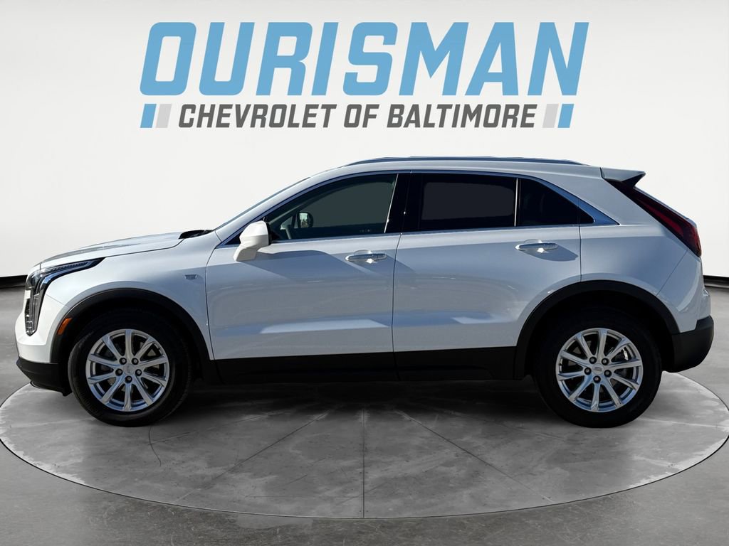 Used 2022 Cadillac XT4 Luxury w/ Cold Weather Package image 3