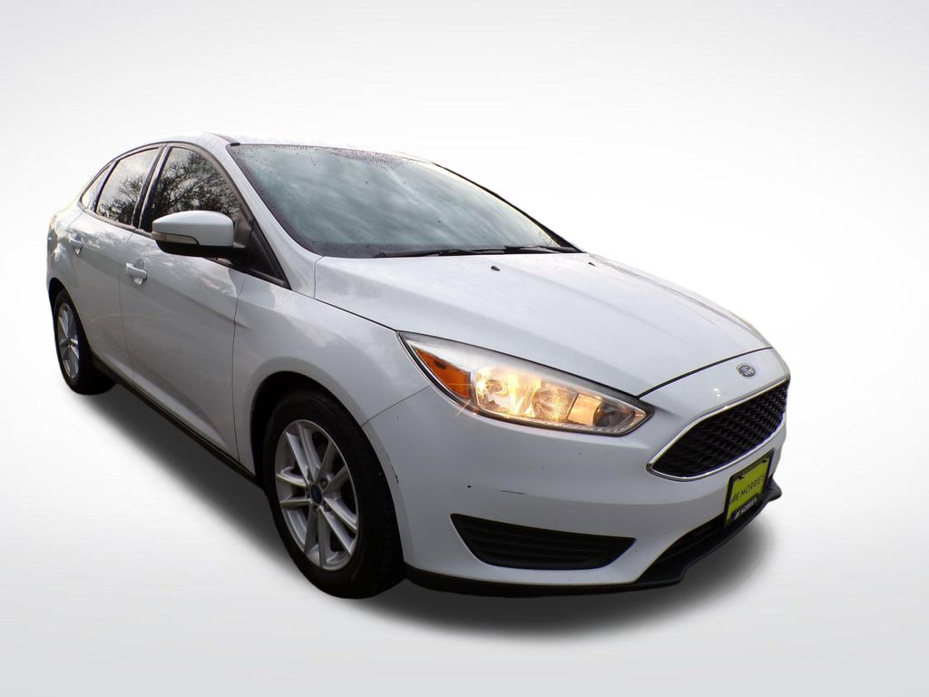 Used 2016 Ford Focus SE w/ SE Cold Weather Package FWD image 10