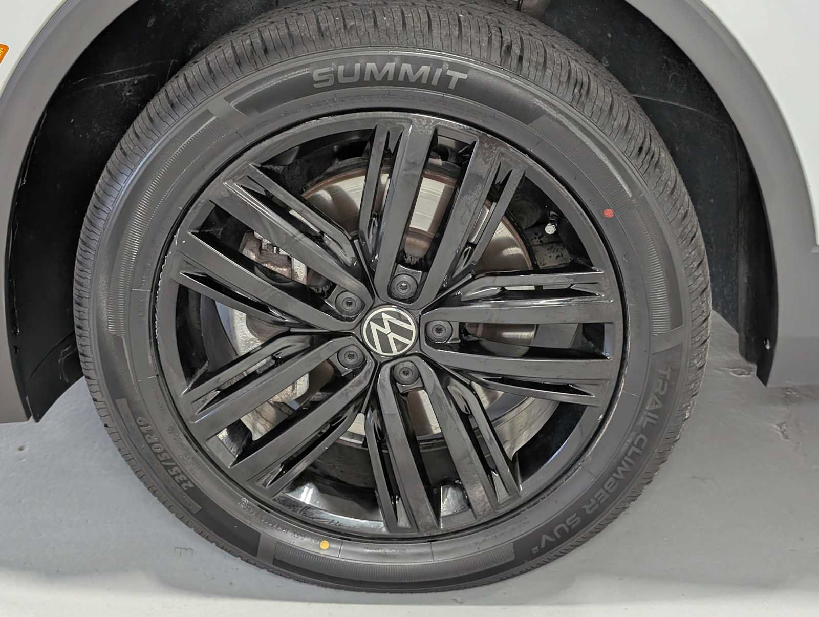Used 2022 Volkswagen Tiguan SE R-Line AWD/4WD image 3