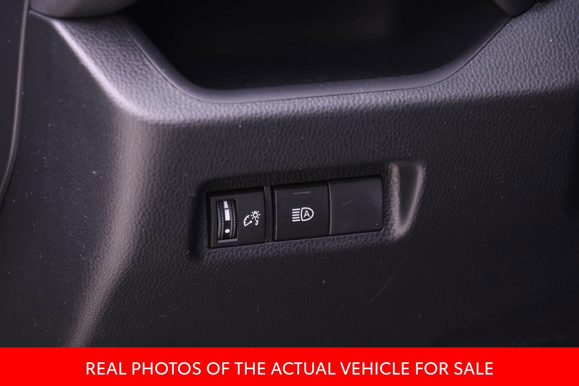 Certified 2025 Toyota RAV4 LE AWD/4WD image 16