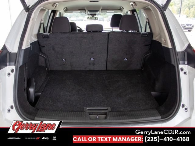 Used 2025 Nissan Rogue SV AWD/4WD image 6