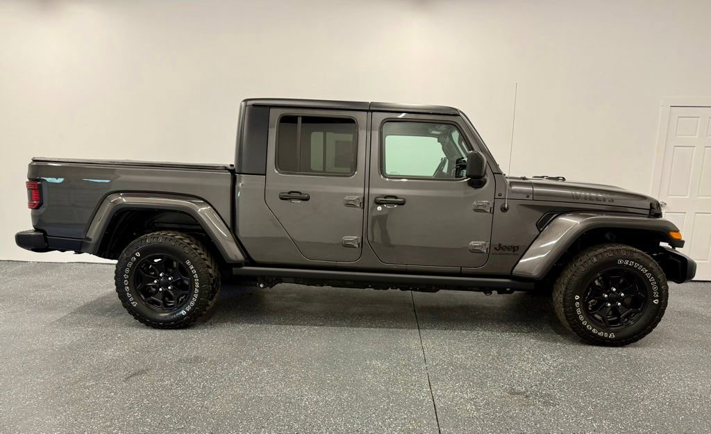 Used 2021 Jeep Gladiator Willys image 2
