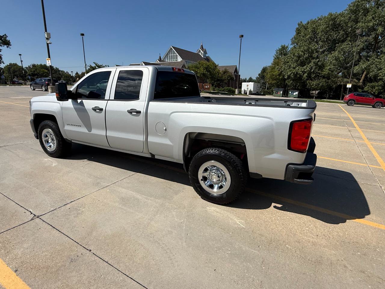 Used 2017 Chevrolet Silverado 1500 W/T AWD/4WD image 4