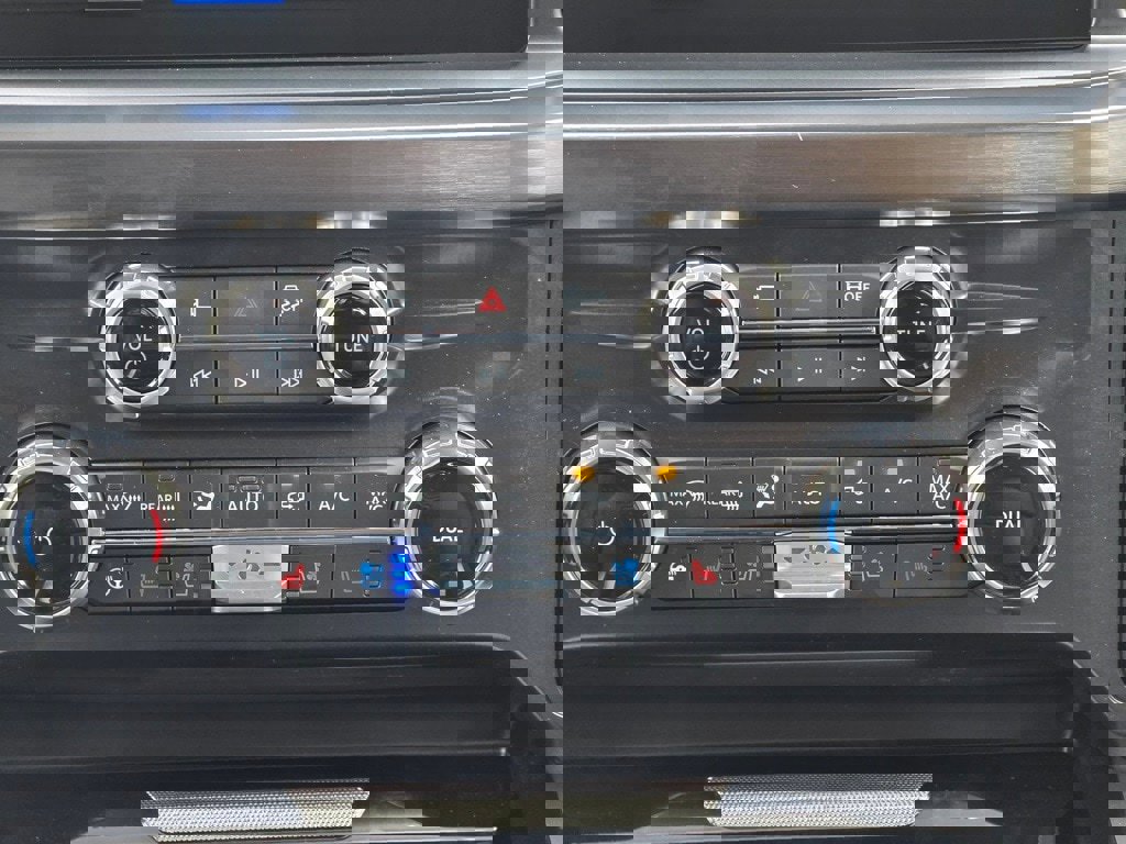 New 2025 Ford F350 Lariat w/ FX4 Off-Road Package image 14