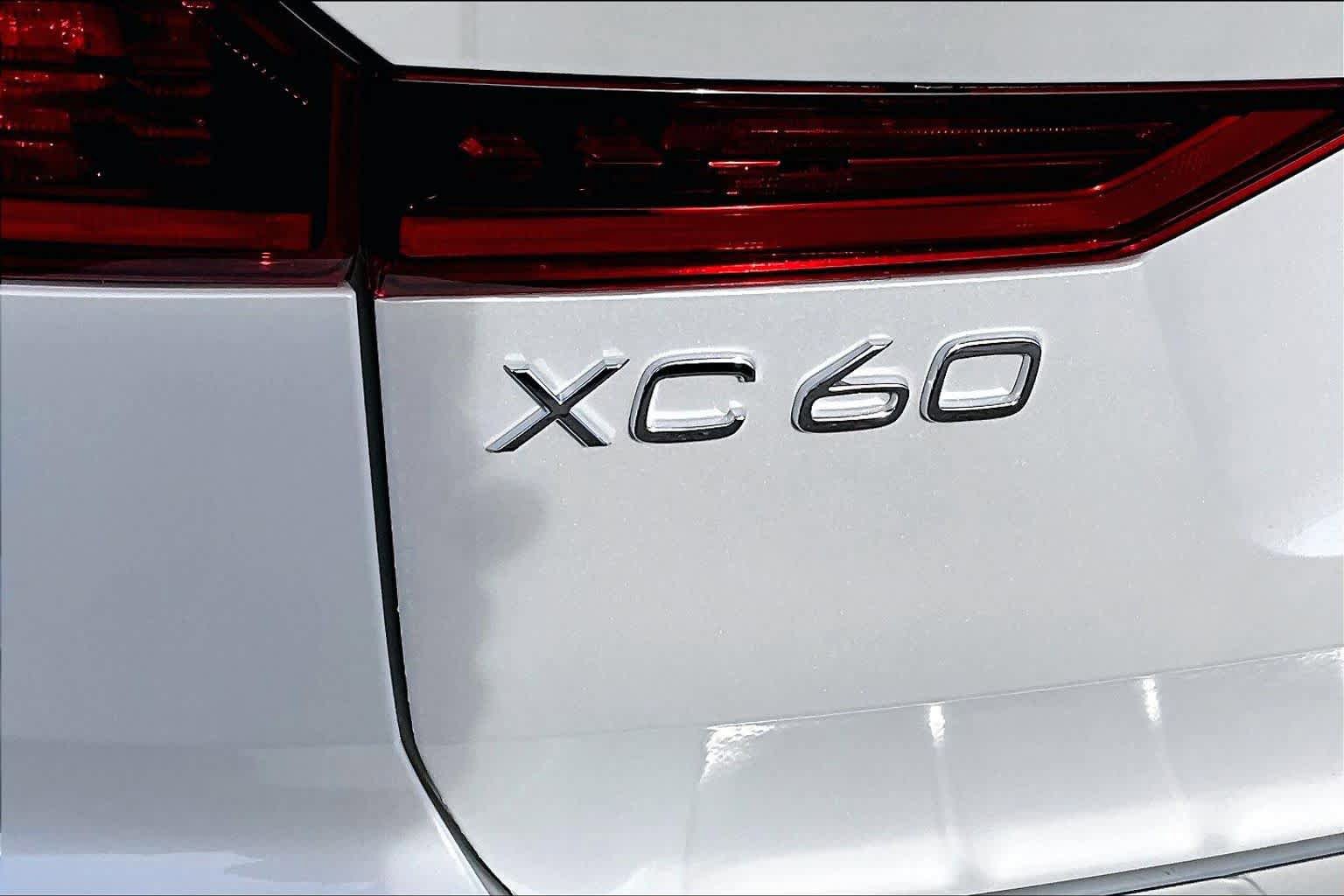 New 2026 Volvo XC60 B5 Plus w/ Protection Package Premier AWD/4WD image 6