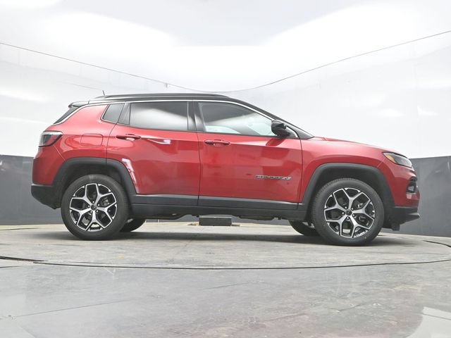 Used 2025 Jeep Compass Limited AWD/4WD image 40