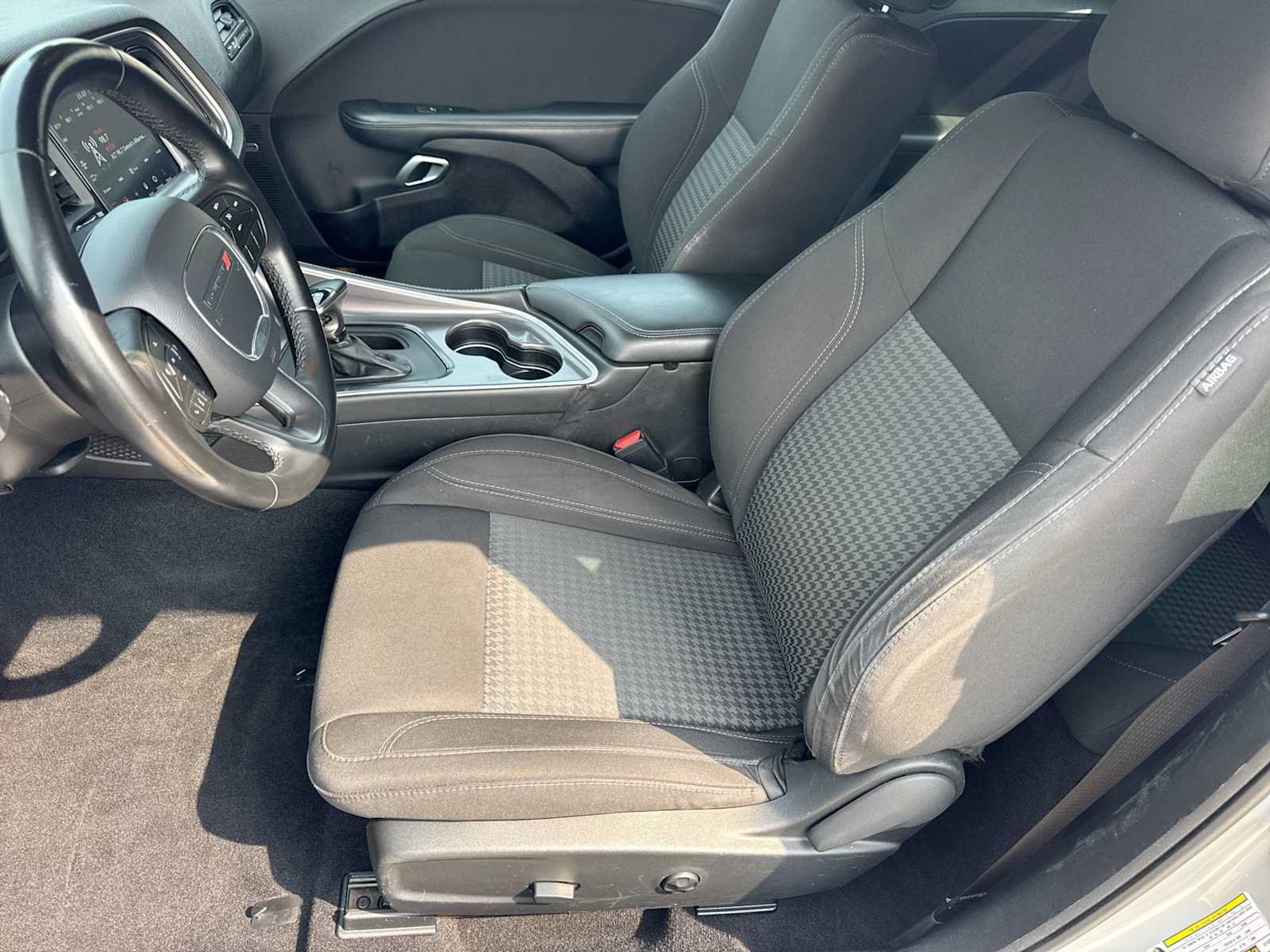 Used 2020 Dodge Challenger SXT RWD image 15