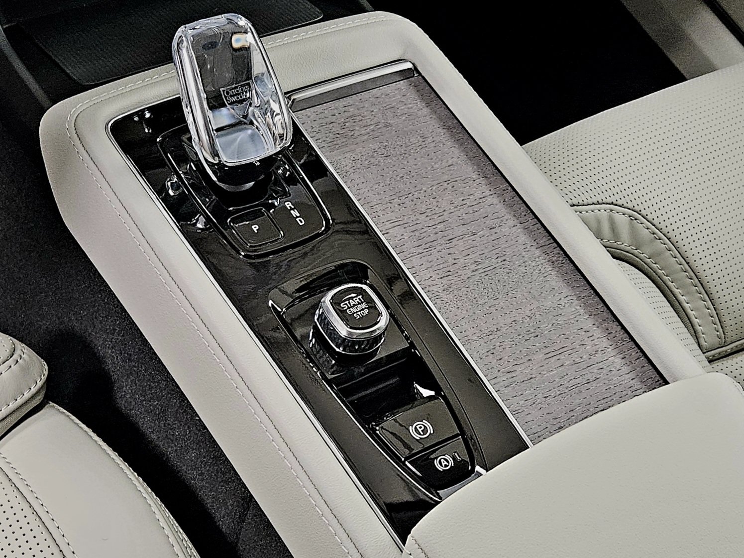 New 2026 Volvo XC90 T8 Ultra w/ Protection Package Premier AWD/4WD image 47