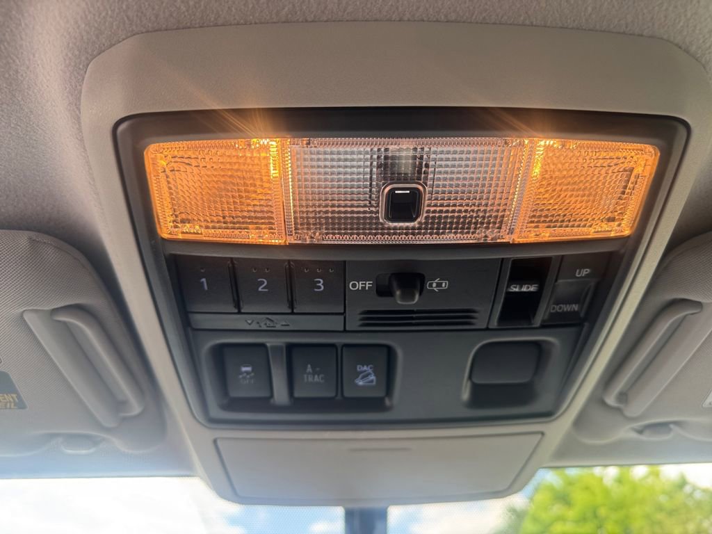Used 2017 Toyota 4Runner SR5 Premium AWD/4WD image 26