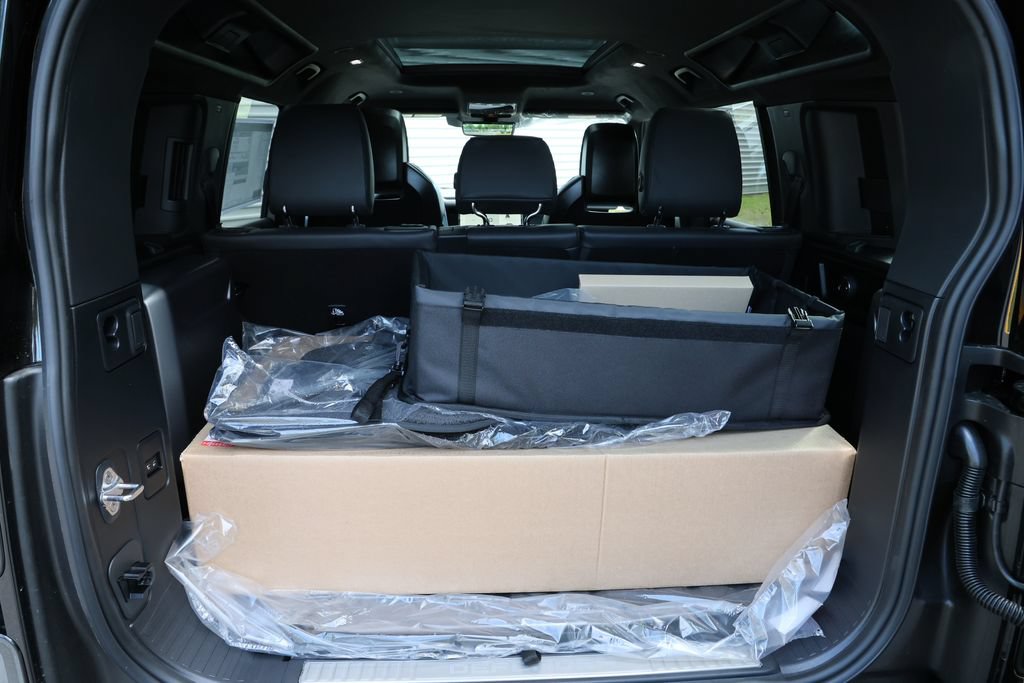 New 2026 Land Rover Defender 110 OCTA AWD/4WD image 14