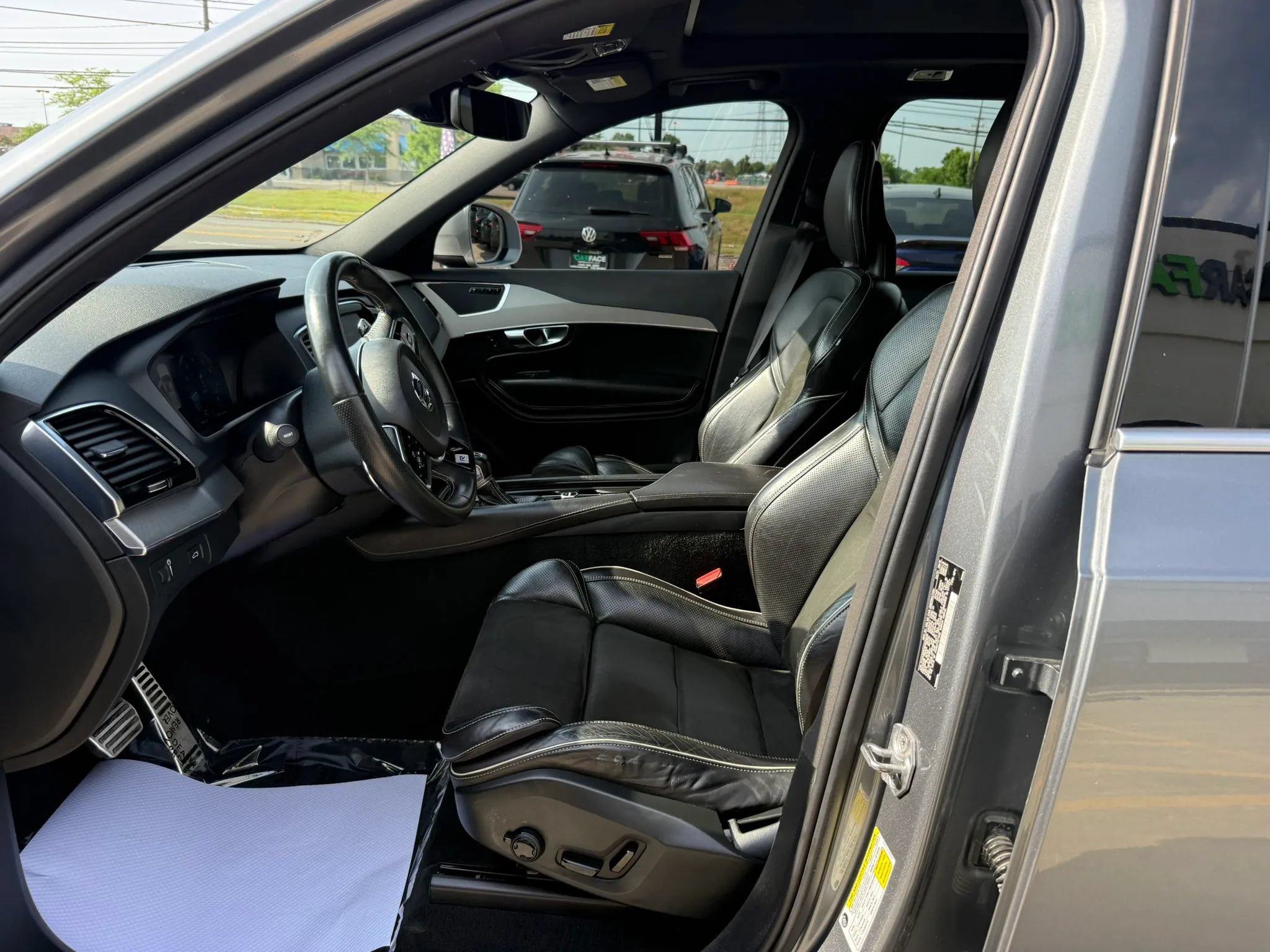 Used 2016 Volvo XC90 T6 R-Design AWD/4WD image 18