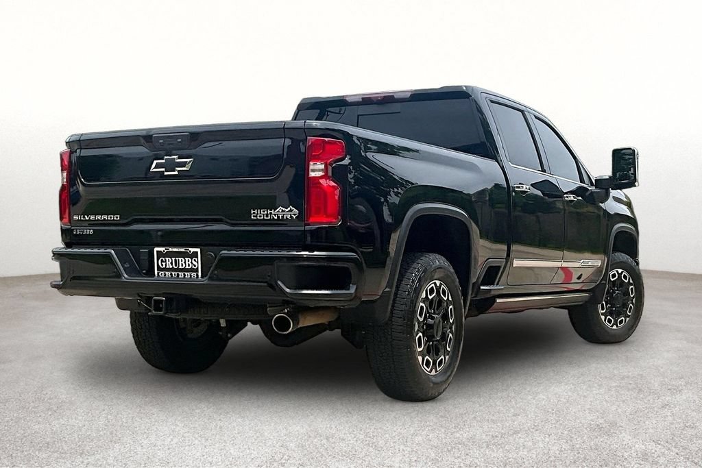 Used 2024 Chevrolet Silverado 2500 High Country w/ High Country Premium Package AWD/4WD image 2