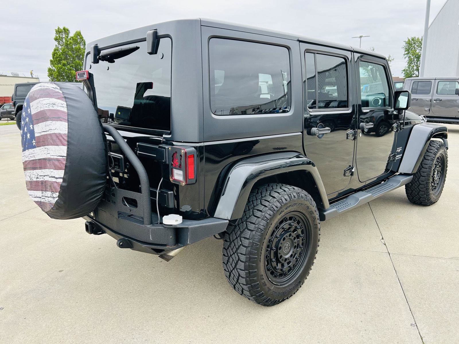 Used 2016 Jeep Wrangler Unlimited Sahara w/ Max Tow Package AWD/4WD image 31