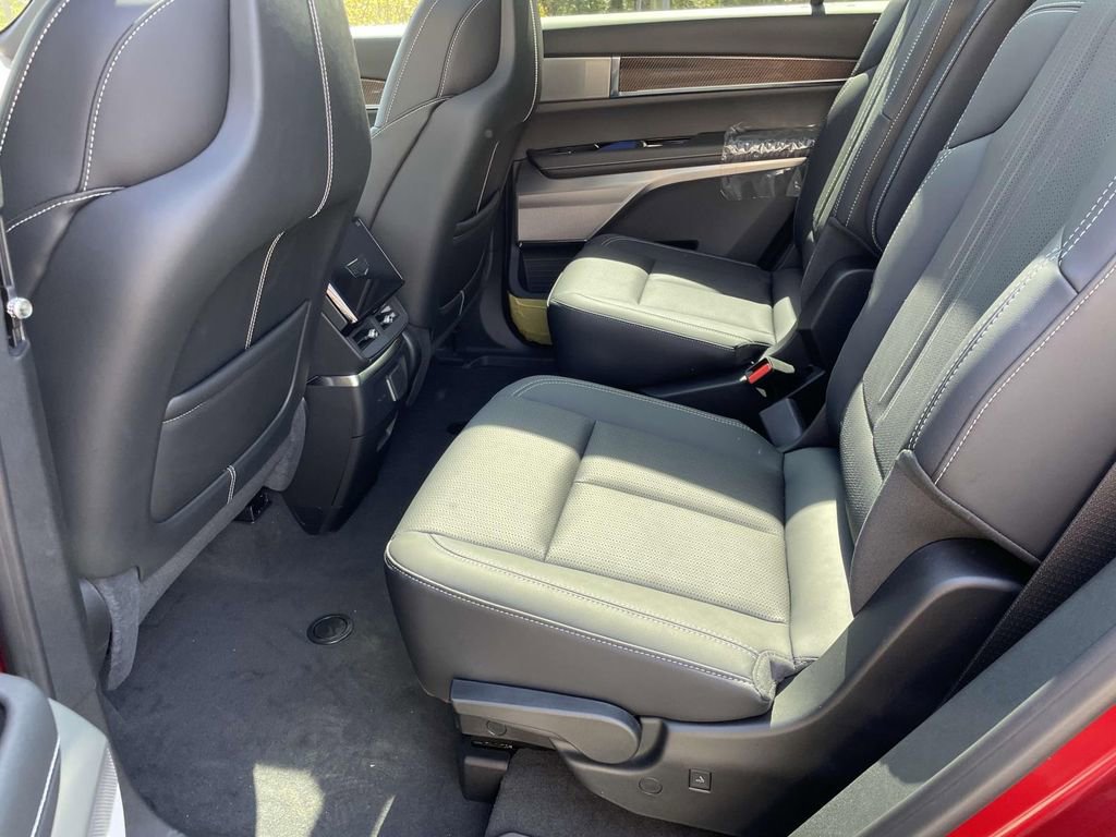 New 2026 Cadillac Vistiq Luxury image 13