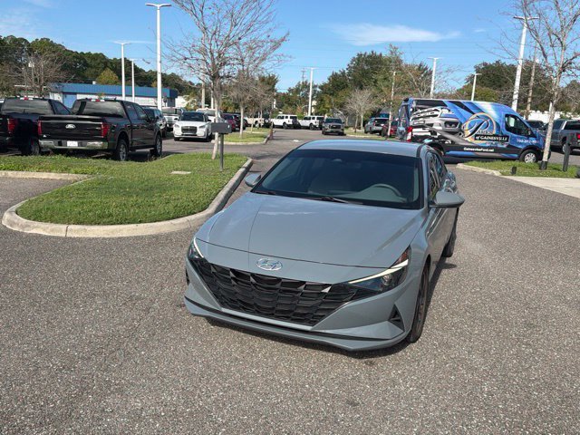 Used 2022 Hyundai Elantra SEL FWD image 13