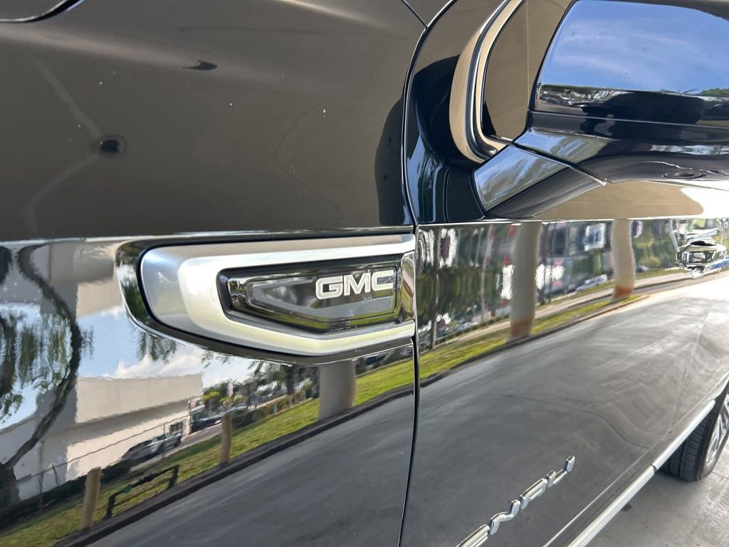 Used 2024 GMC Yukon Denali w/ Denali Reserve Package AWD/4WD image 13