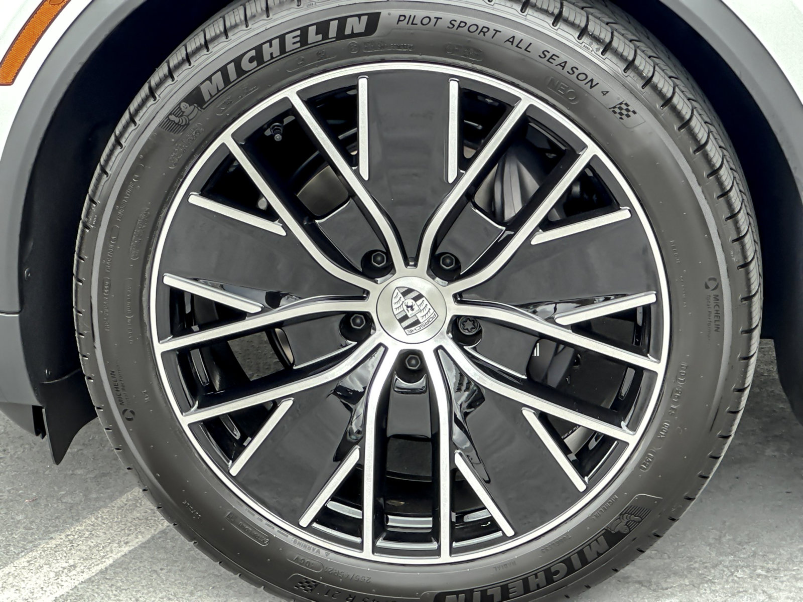 New 2026 Porsche Macan 4 Electric AWD/4WD image 25