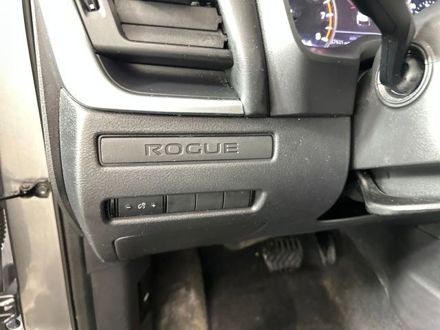 Used 2021 Nissan Rogue S image 19