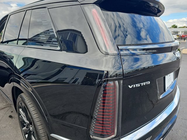 New 2026 Cadillac Vistiq Platinum w/ LPO, Floor Liner Package image 40