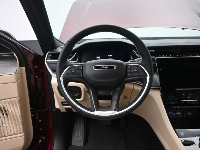 New 2025 Jeep Grand Cherokee L Limited w/ Luxury Tech Group II AWD/4WD image 29