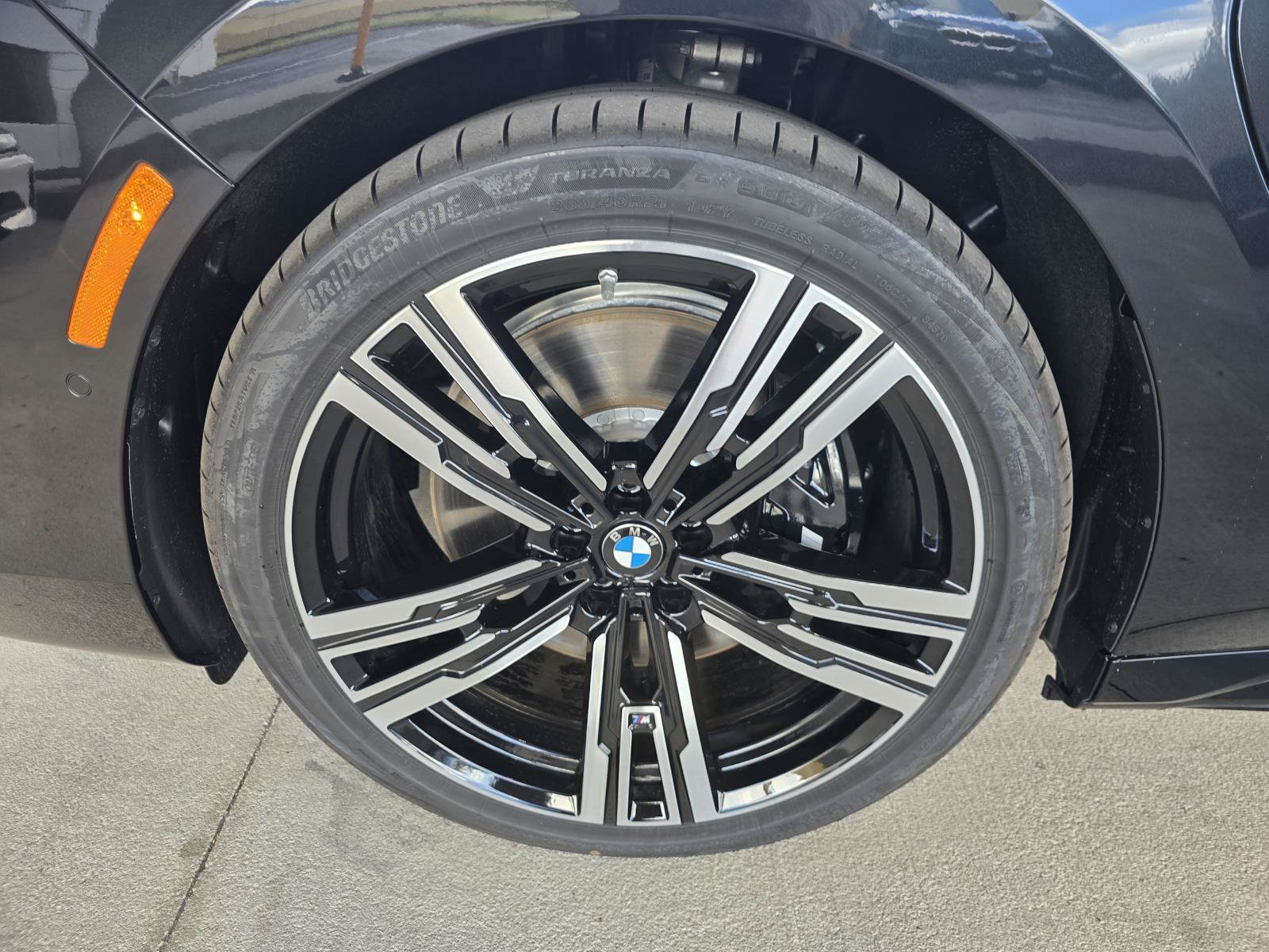 New 2026 BMW 750e xDrive AWD/4WD image 8