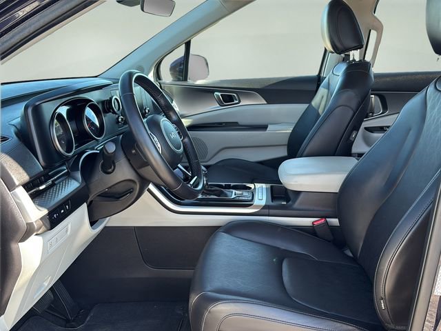 Used 2023 Kia Carnival LX FWD image 19