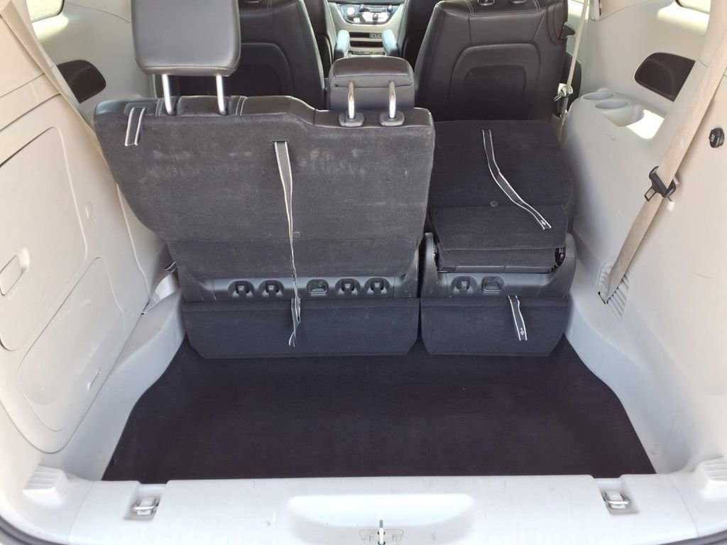 Used 2024 Chrysler Pacifica Limited FWD image 27