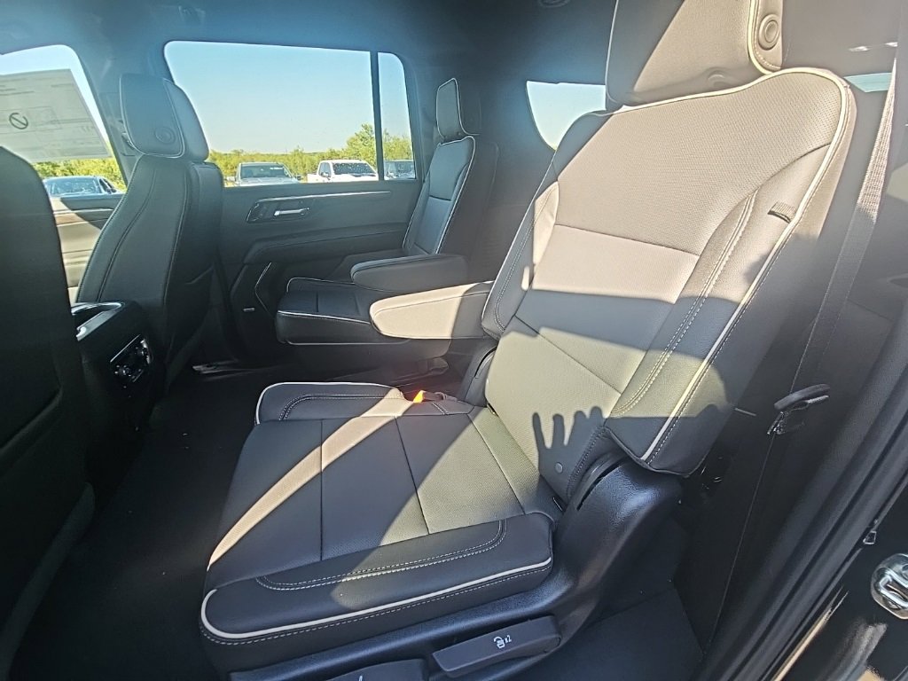 New 2026 Chevrolet Suburban Premier image 15