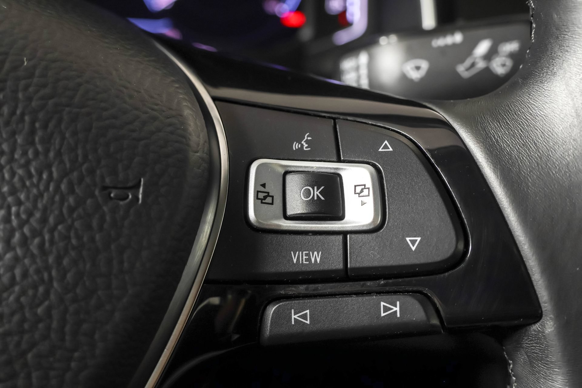 Used 2019 Volkswagen Jetta SEL w/ Cold Weather Package FWD image 28