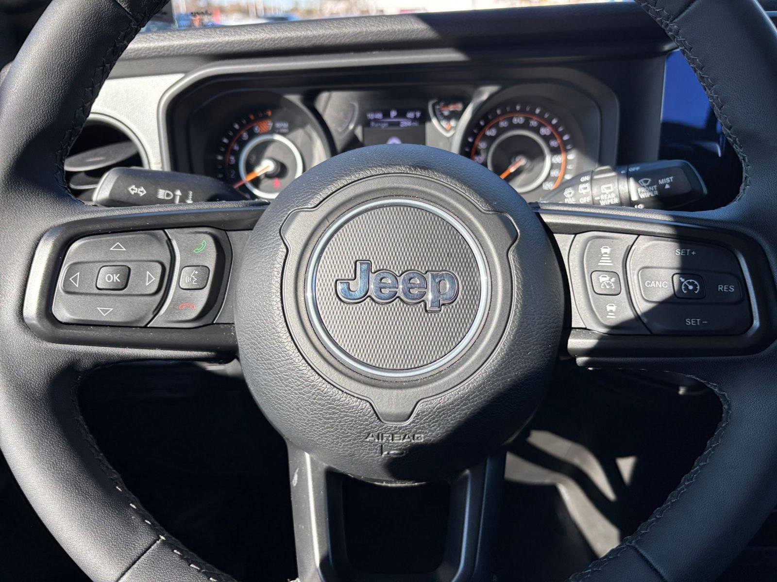 Used 2025 Jeep Wrangler Sport S image 27