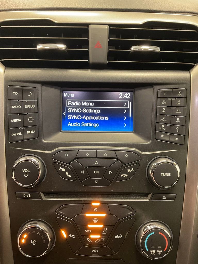 Used 2017 Ford Fusion SE image 23