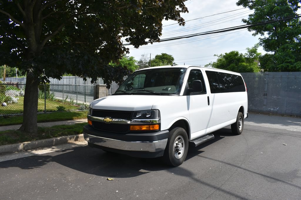 Used 2023 Chevrolet Express 3500 LT w/ LT Preferred Equipment Group RWD image 2