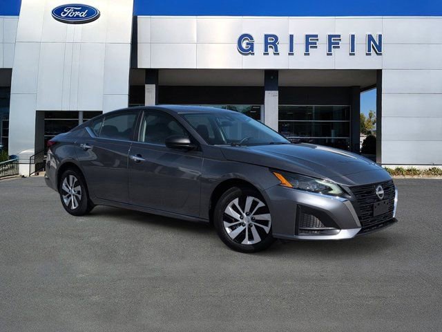 Used 2024 Nissan Altima 2.5 S image 1