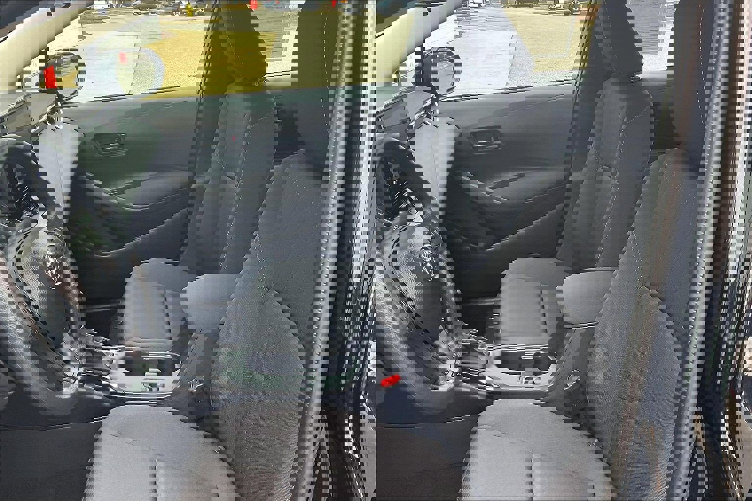 Used 2025 Toyota Corolla LE image 29