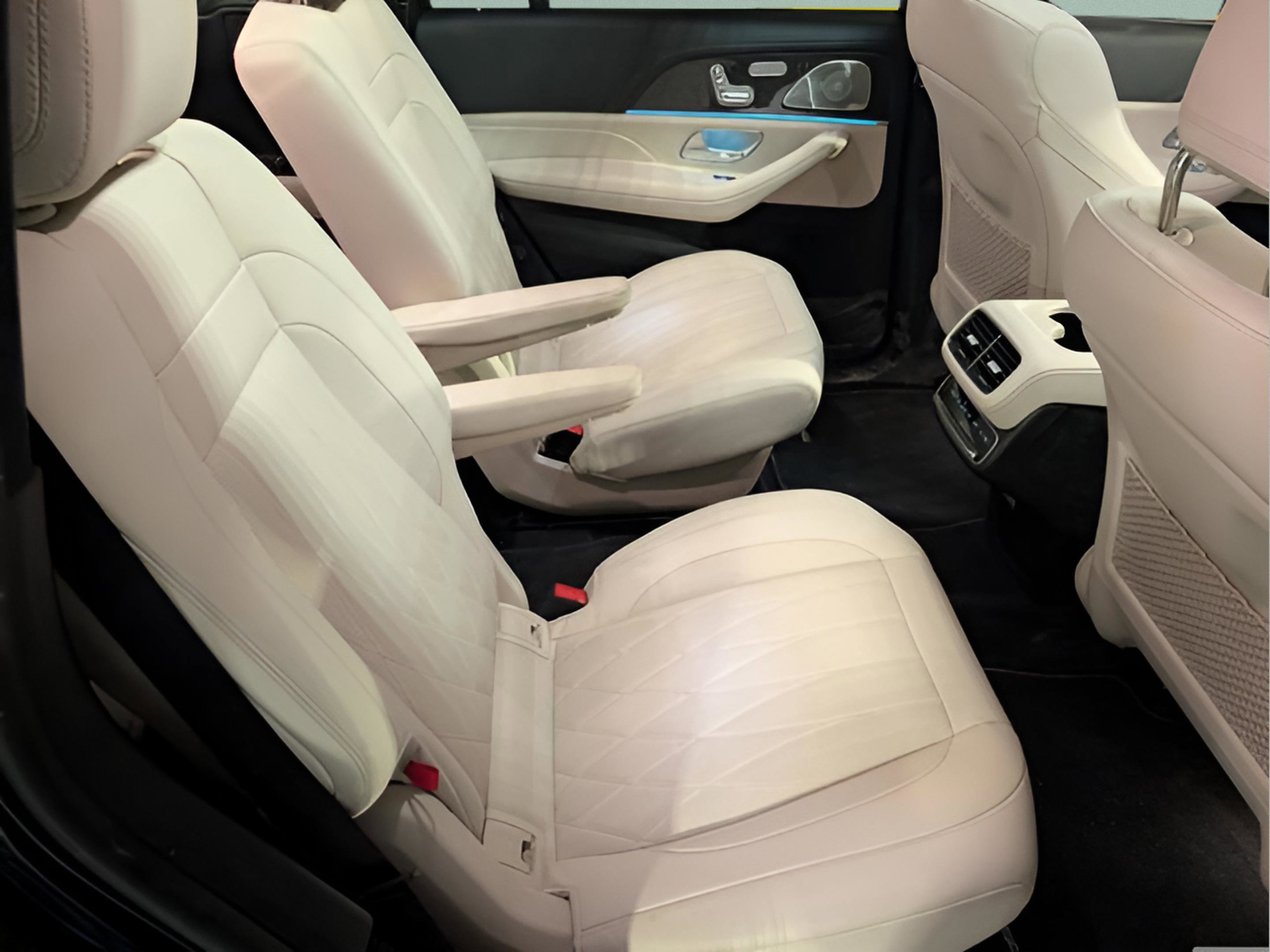 Used 2024 Mercedes-Benz GLS 63 AMG 4MATIC image 26