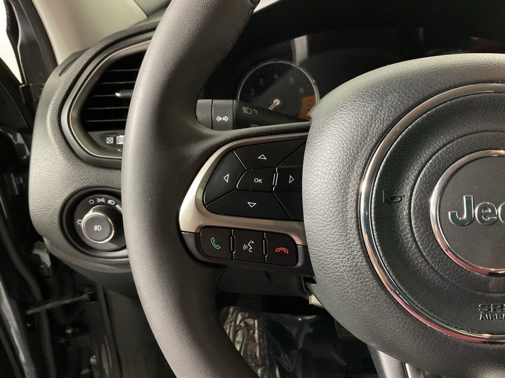Used 2022 Jeep Renegade Latitude AWD/4WD image 26