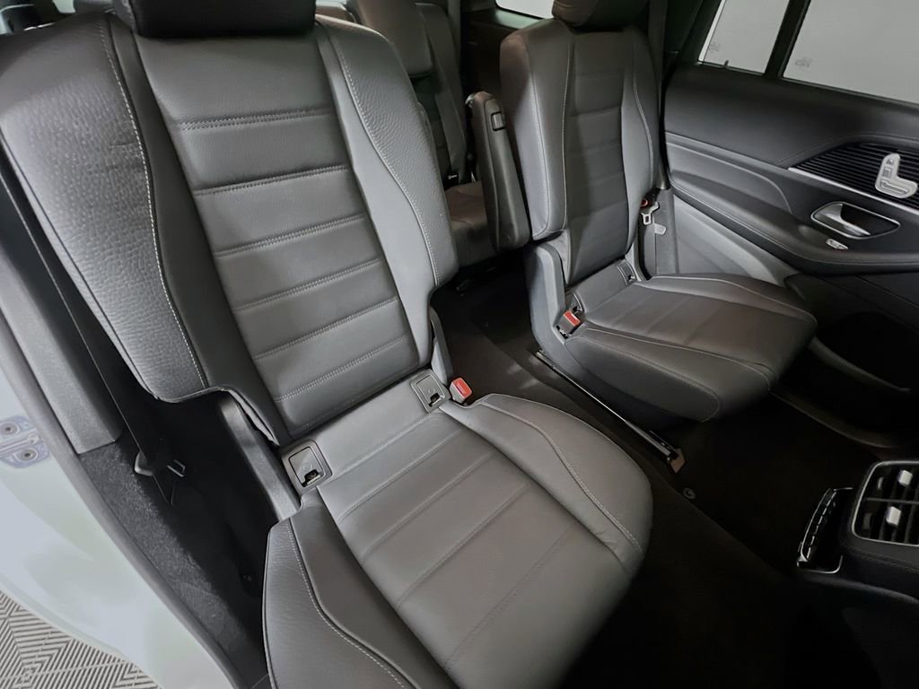 Used 2024 Mercedes-Benz GLS 450 4MATIC image 30