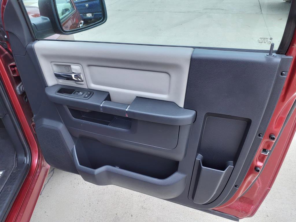 Used 2012 RAM 1500 Classic SLT w/ Luxury Group image 16