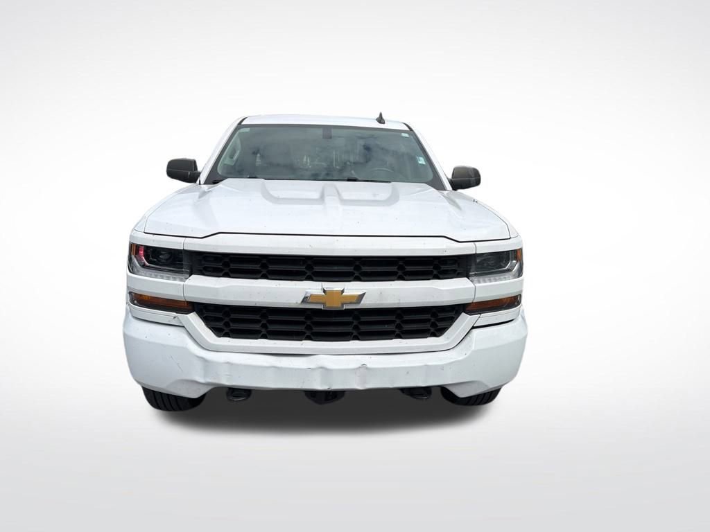 Used 2018 Chevrolet Silverado 1500 Custom w/ Custom Convenience Package image 3