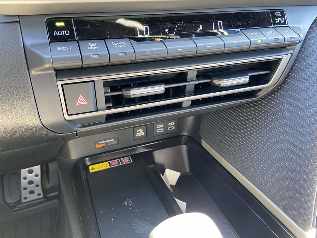 New 2026 Toyota Camry SE FWD image 24