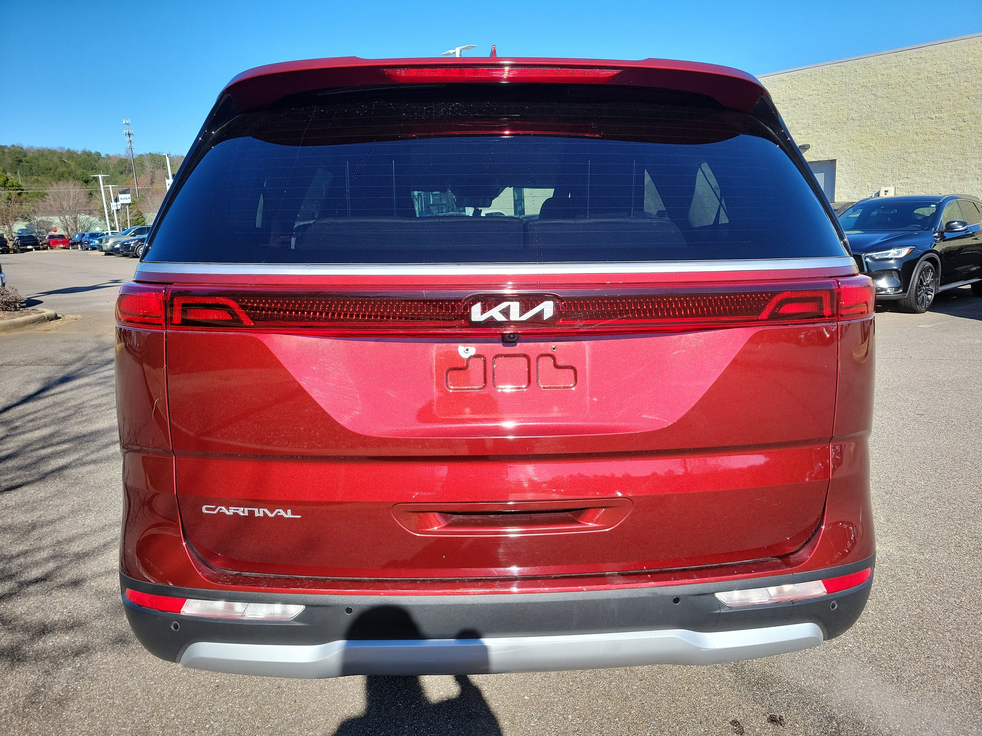 Used 2023 Kia Carnival LX image 28