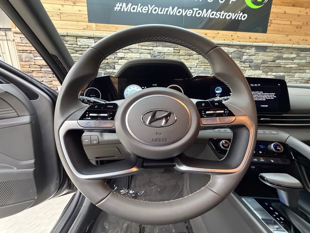 Certified 2023 Hyundai Elantra SEL w/ Convenience Package image 17