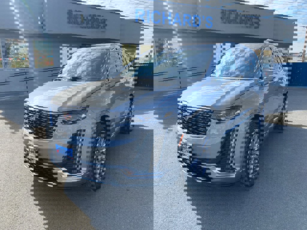 Used 2025 Cadillac XT6 Premium Luxury image 9